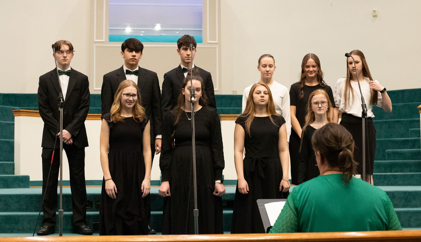The State Line varsity choir performing